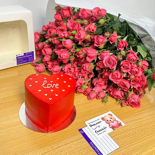Бенто Тортик Красный Бархат и Букет Кустовых Роз