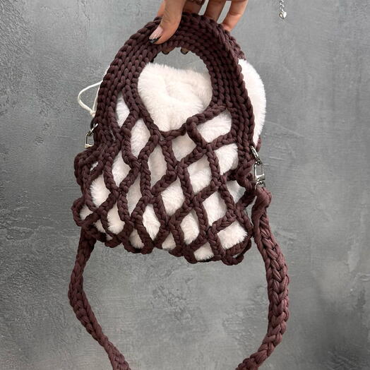 Авоська с меховым мешочком в тренде