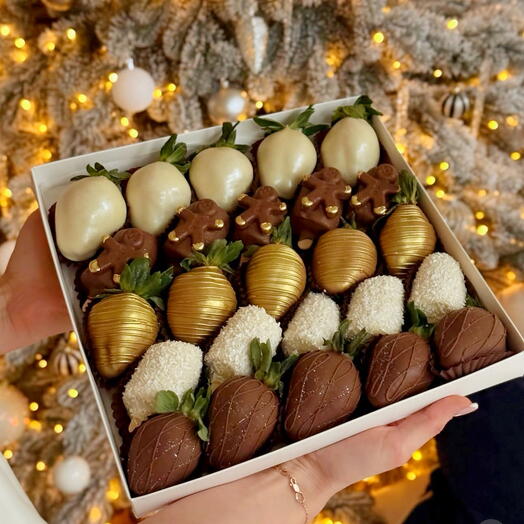 Клубника и бананы в подарок на Новый год