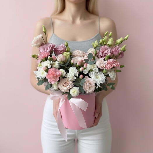 Нежная композиция цветов в коробке 💐