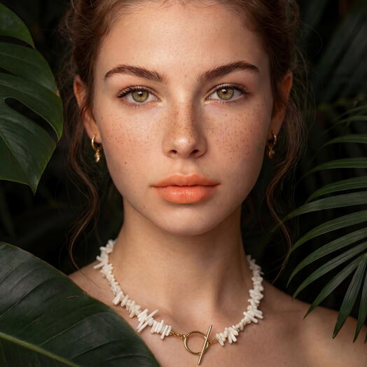 Ожерелье из коралла на тогле