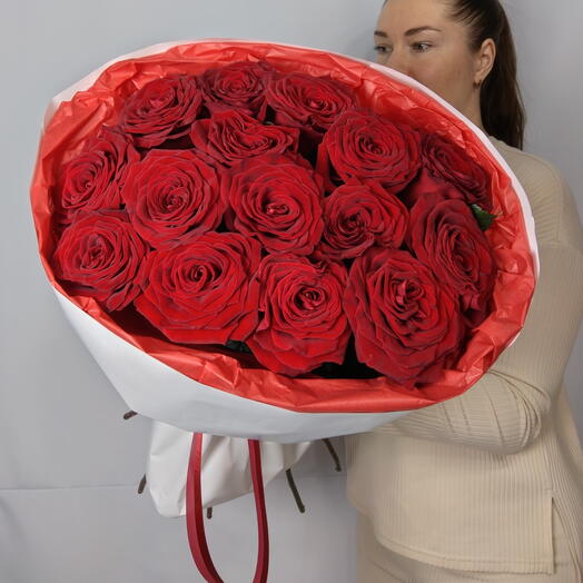 🌹Букет "PERVOЦВЕТ" для любимой из 15 ярко красных роз в стильном оформлении🌹