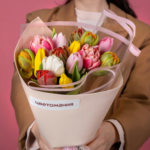 Букет из 15 тюльпанов микс в упаковке
