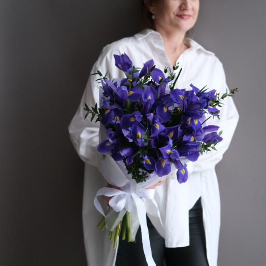 Монобукет из 15 синих ирисов