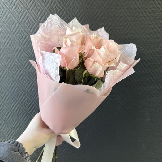 Букет розовых роз