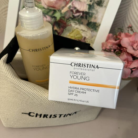 Бьюти- бокс омолаживающий: Forever young Christina гель для очищения кожи, крем дневной , косметичка
