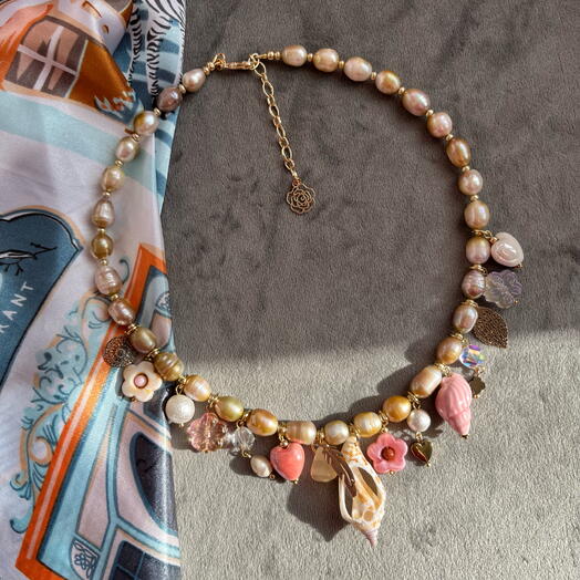 Ожерелье TAME A TIGER с подвесками