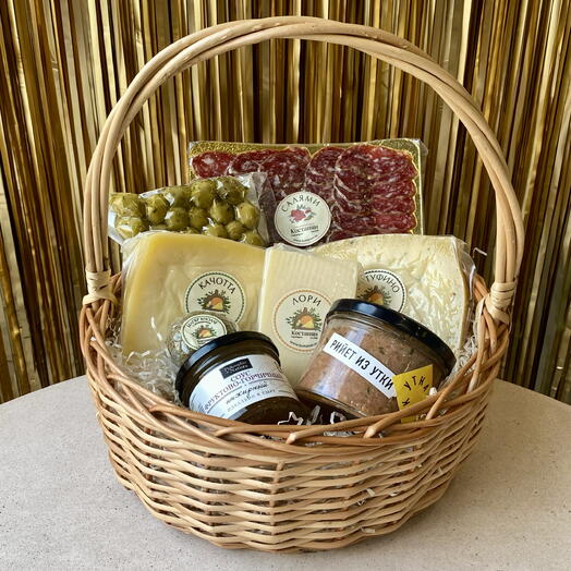 Подарочная корзина L «Наслаждение вкусом» на юбилей, годовщину свадьбы, в подарок папе, маме на день рождения