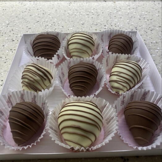 Набор "Зебра" 9 штук. Премиальный шоколад CALLEBAUT. Подарок фирменный вкладыш Love is, с вашим дизайном