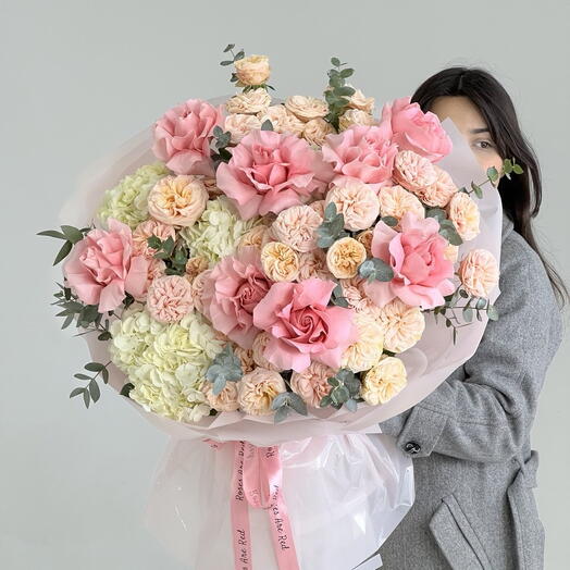 Mixed pink flowers