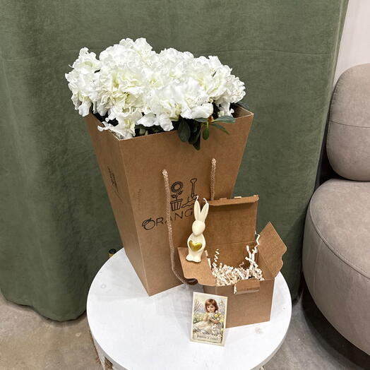 Пасхальная азалия на штамбе