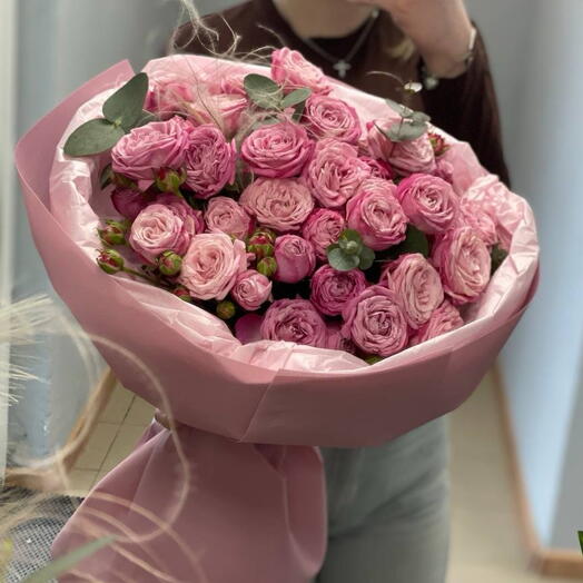 Моно букет из кустовых роз 9