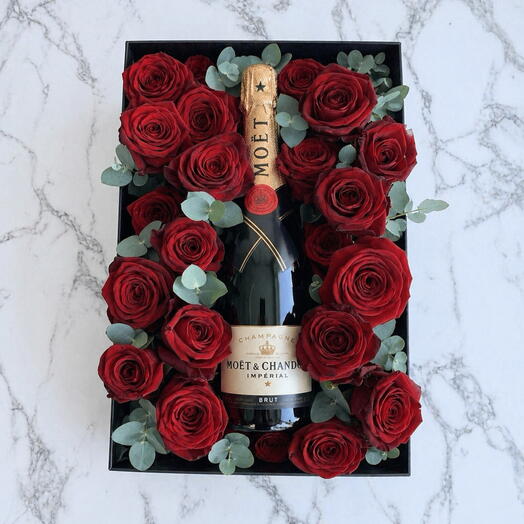 Midnight Luxe: Moet   Chandon Imperial   Red Rose Box