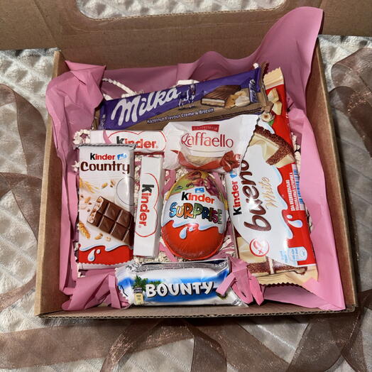 Коробочка со сладостями kinder pink