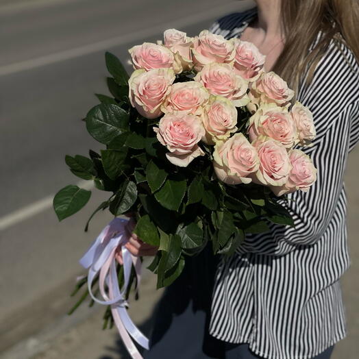15 розовых роз Эквадор