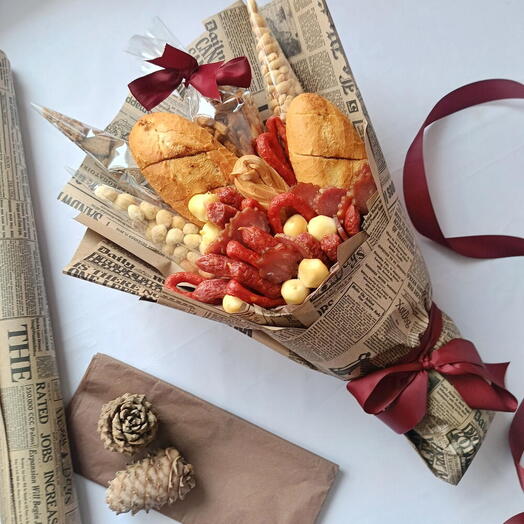 Колбасный букет с багетом и копчёным сыром 💛Мужской букет Колбасный букет
