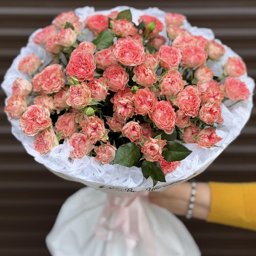 Кружевной букет из 15 кустовых роз🌸