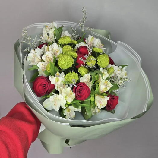 Букет из роз с ирисами и Сантини💐