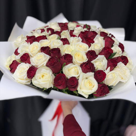 101 роза в микс