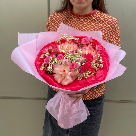 Французские розы с ромашками и кустовыми розами + сладкий подарок 🎁