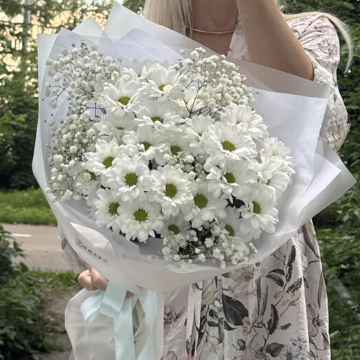 Букет Белоснежка ромашки и гипсофил
