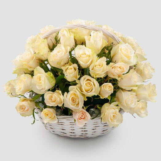 Корзина с 51 белой розой Афена