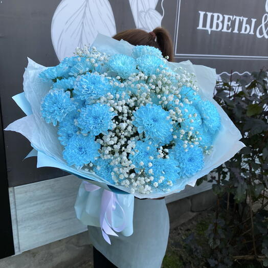 Букет из  хризантемы  и гипсофилы