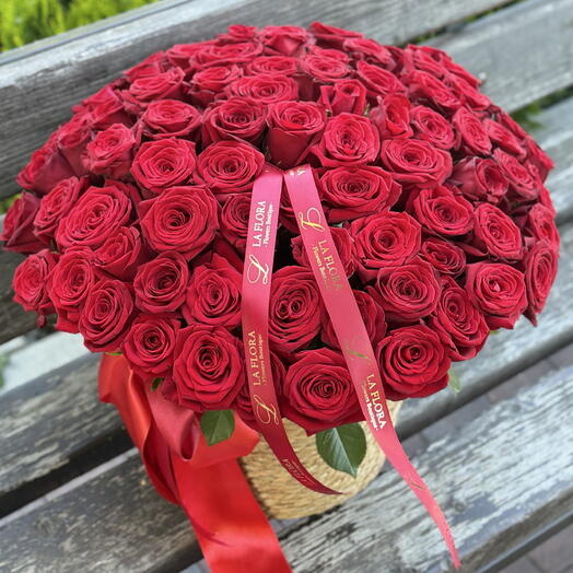 101 roses in Basket
