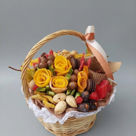 Корзина с сухофруктами и орехами 29 см