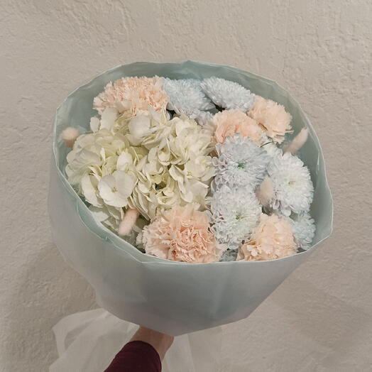 Авторский букет с гортензией, хризантемой и диантусами 🌸