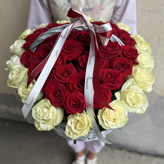 Сердце из роз в корзине 1