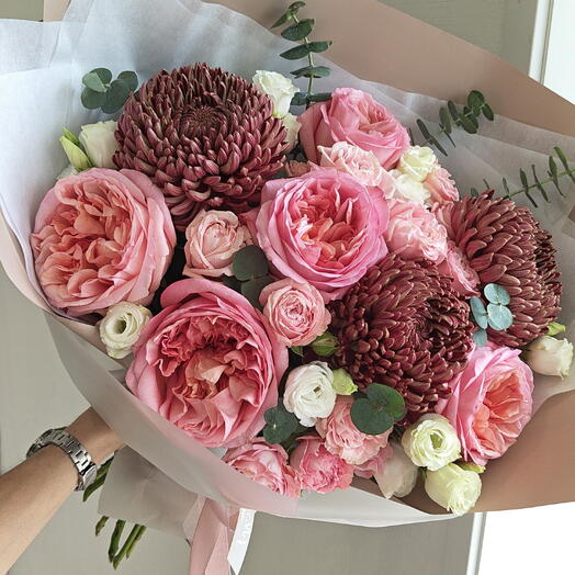 Букет с хризантемой Бигуди и розами Pink expression