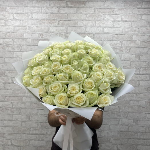 Белые розы 🥰🥰🥰