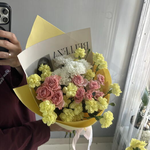 Букет из гвоздик кустовых