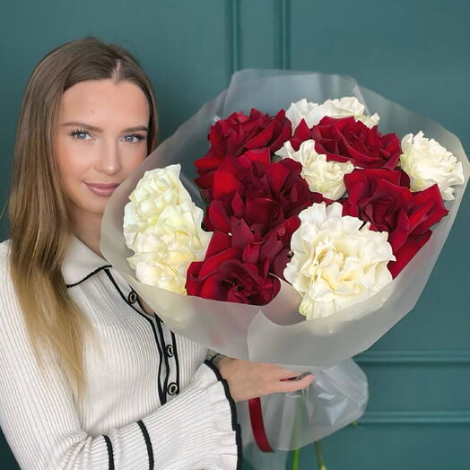 Французские красные розы и белые розы 11шт 186