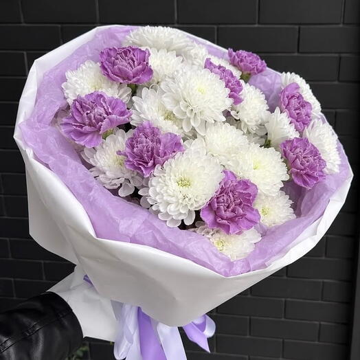 Букет из хризантемы и гвоздики💜