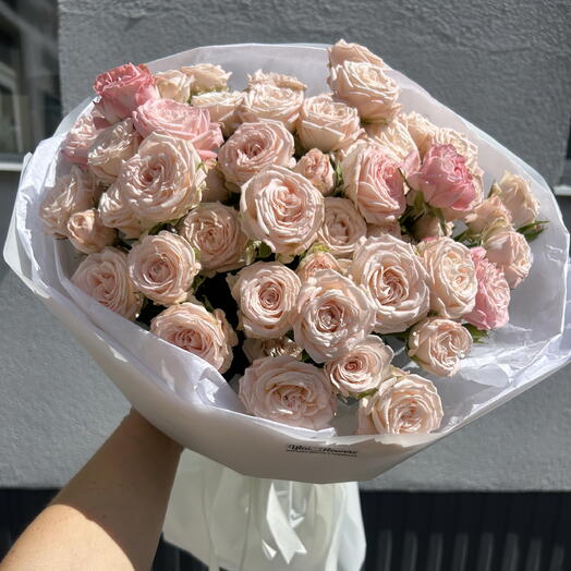 Пионовидные кустовые розы🌺🌸