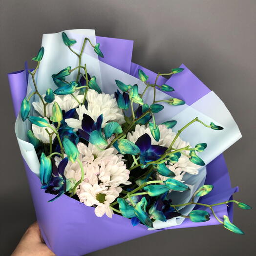 Необычный букет с космическими орхидеями и ромашковой хризантемой🌺☘️🌸🌺☘️🌸
