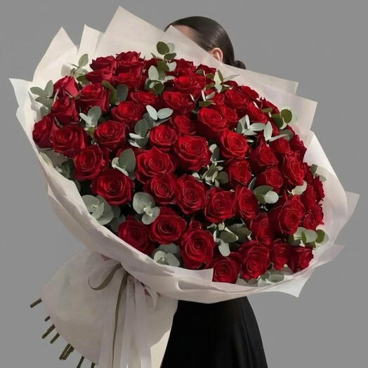 Букет 101 бордовая Роза с эвкалиптом ♥️