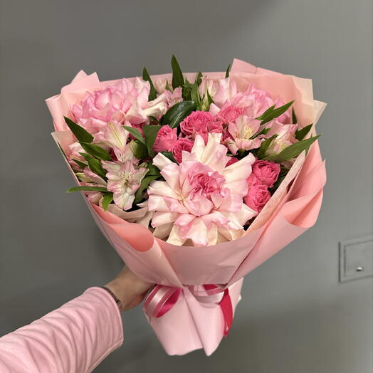 Букет с ажурными розами 💕