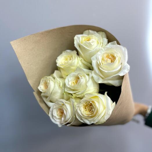 7 peony-shaped roses