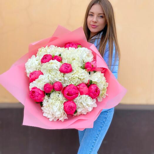 Bouquet of peonies coral and hydrangeas