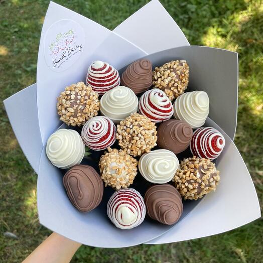 Dulce ramo de fresas cubiertas de chocolate, "Heartbreaker"