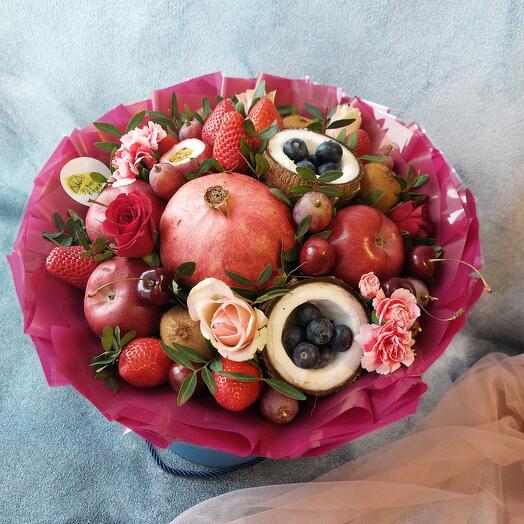 Fruit bouquet "Red Velvet"