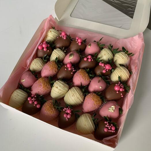 Chocolate Covered Strawberry Set