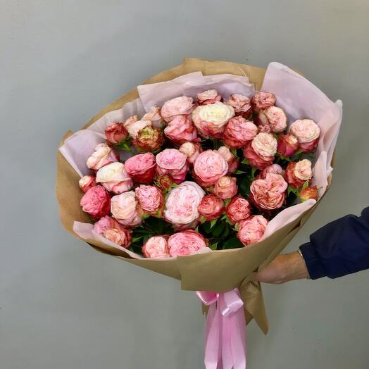 Ramo de rosas peonías