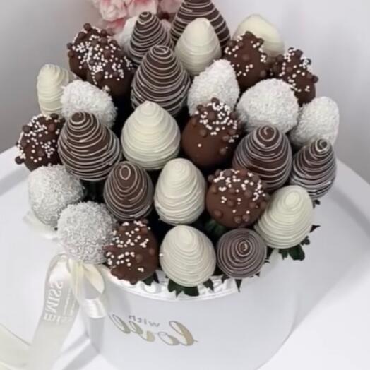 Клубничный букет