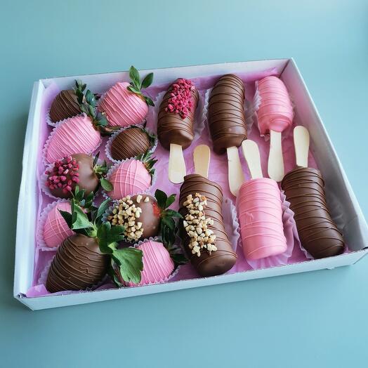 Conjunto de fresas y plátanos cubiertos de chocolate / regalo