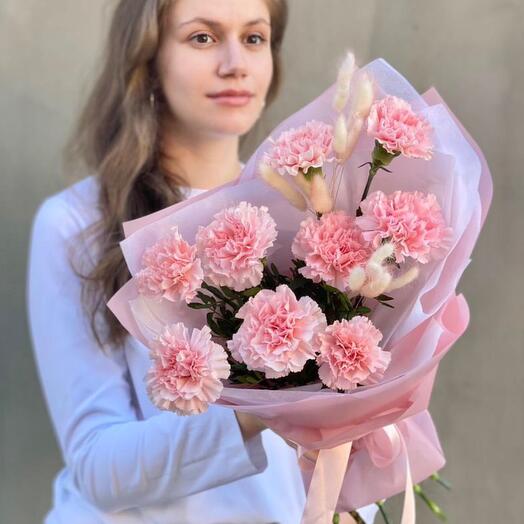 Розовая гвоздика и лагурус