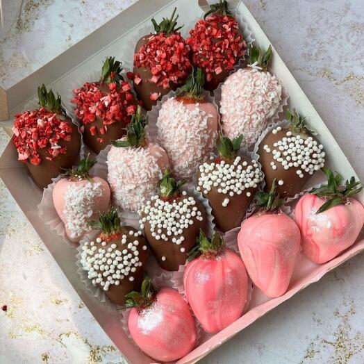 Chocolate-covered strawberries 16 pcs
